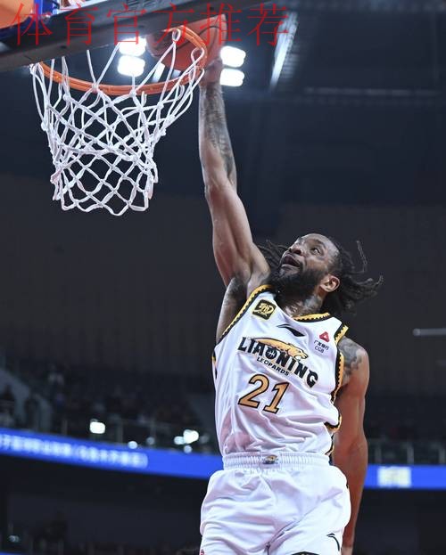 威尔斯半场出战16分钟，8中5得到13分4板1助攻